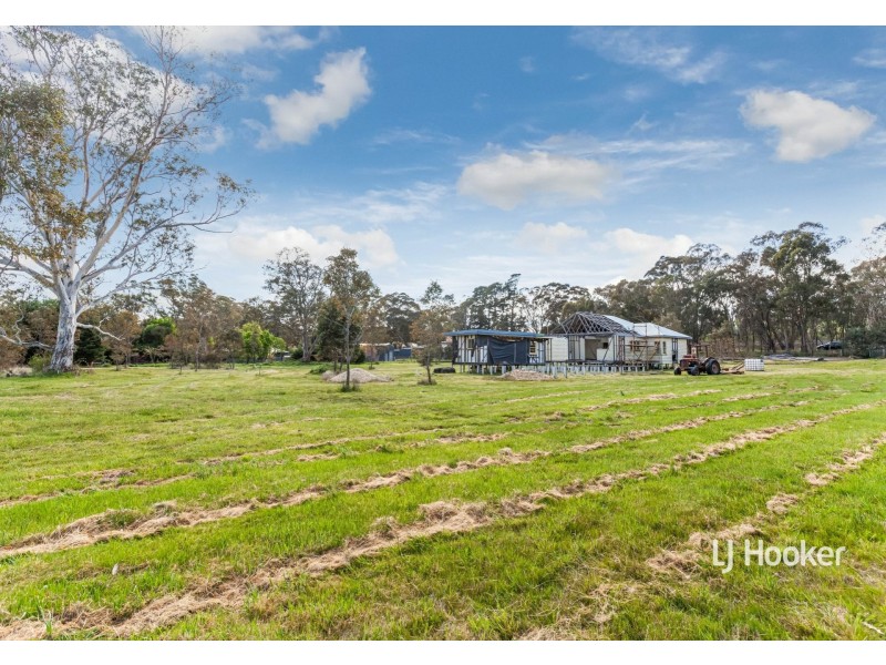 929 Dry Creek Road, Broadford VIC 3658