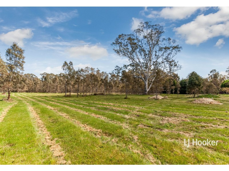 929 Dry Creek Road, Broadford VIC 3658