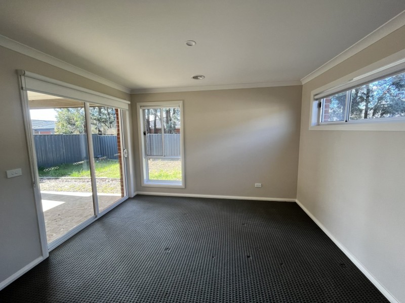 21 Wispering Circuit, Kilmore VIC 3764