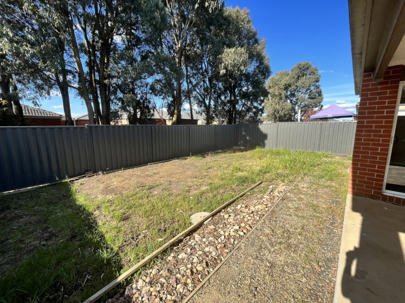 21 Wispering Circuit, Kilmore VIC 3764