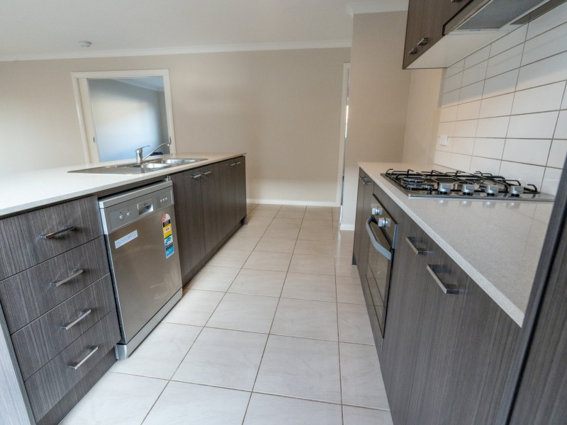 21 Wispering Circuit, Kilmore VIC 3764