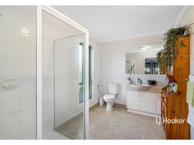 52 Donaldson Drive, Broadford VIC 3658