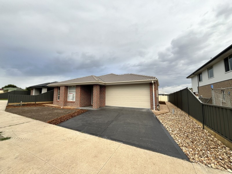8 Teal Court, Kilmore VIC 3764