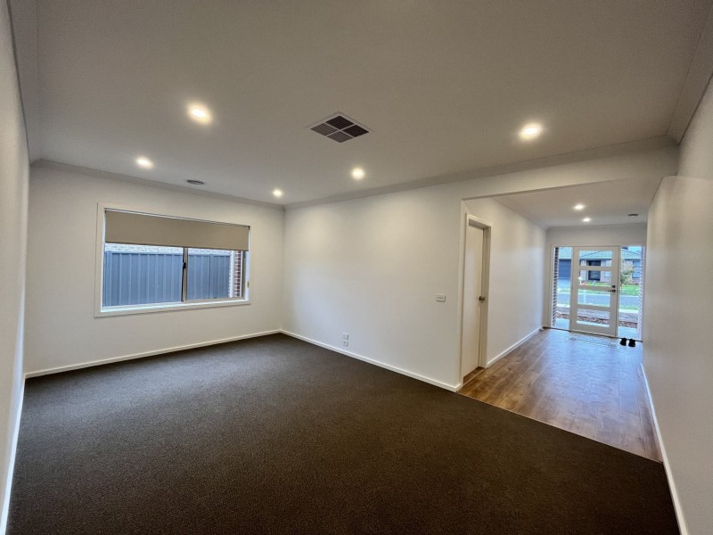 8 Teal Court, Kilmore VIC 3764