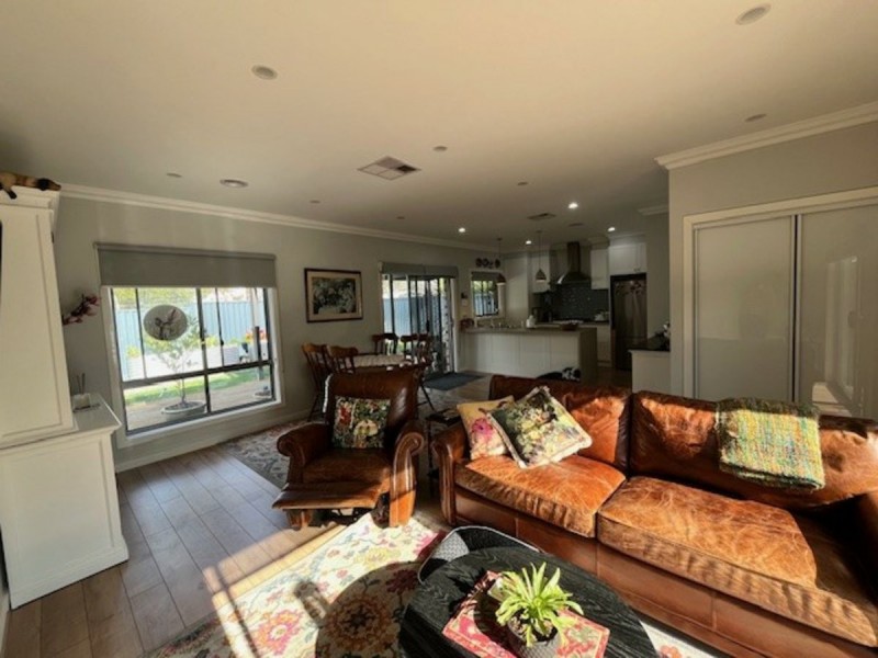 2/212C High Street, Broadford VIC 3658