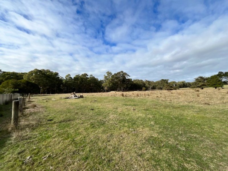 105 Three Chain Road, Kilmore VIC 3764