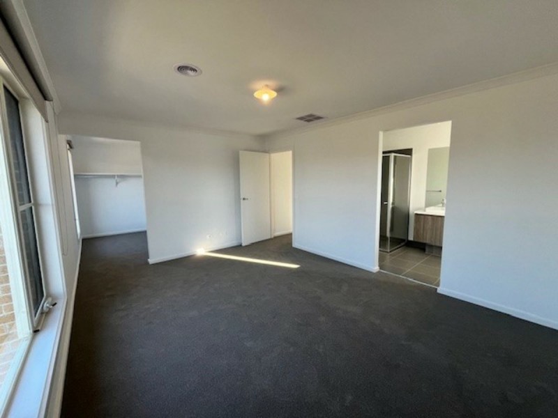 6 Teal Court, Kilmore VIC 3764