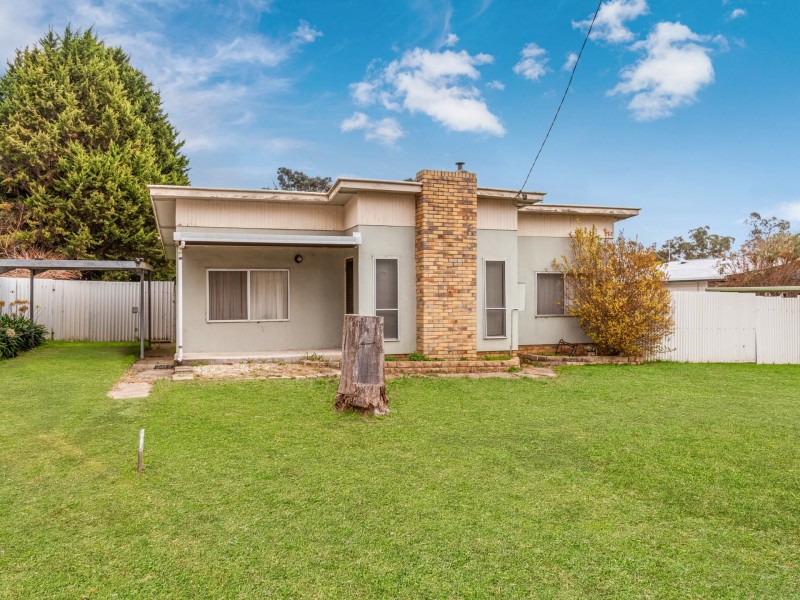4 Mia Mia Road, Broadford VIC 3658