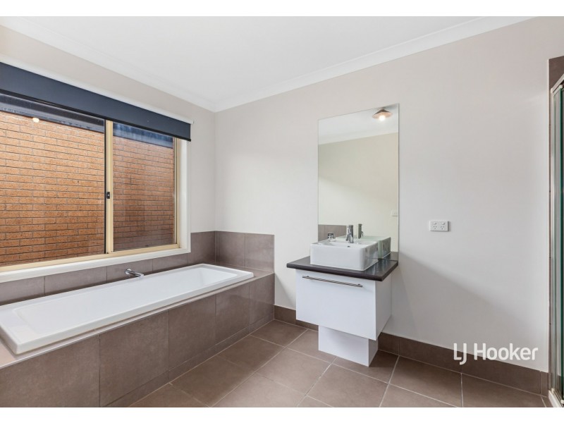 45 Chloe Drive, Broadford VIC 3658