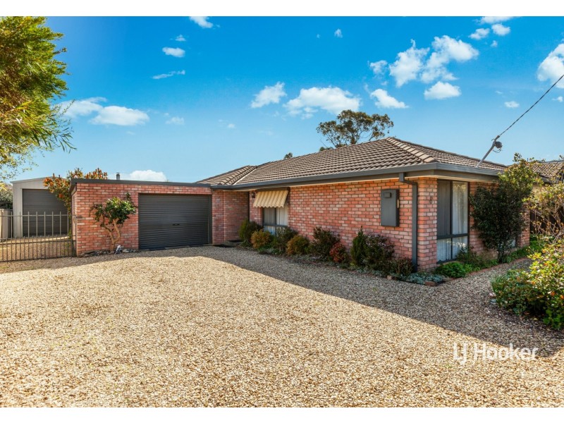 8 Dean Drive, Broadford VIC 3658