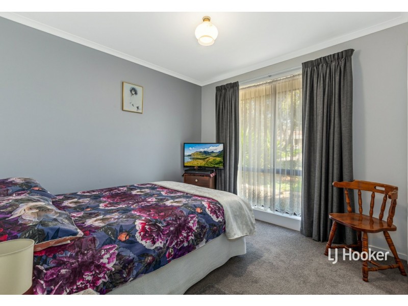 8 Dean Drive, Broadford VIC 3658