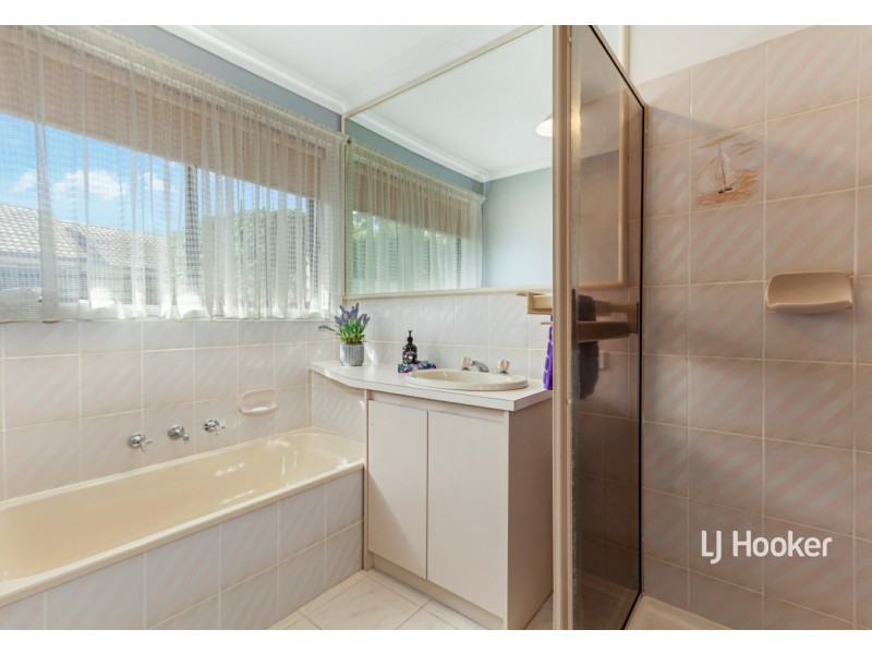 8 Dean Drive, Broadford VIC 3658