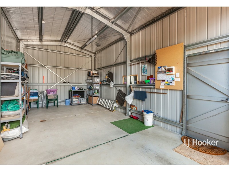8 Dean Drive, Broadford VIC 3658