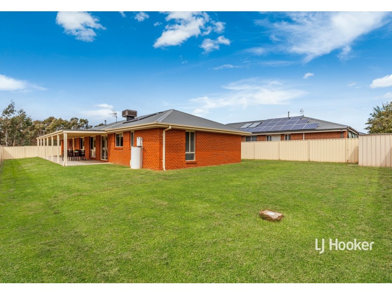 39 Pauline Way, Kilmore VIC 3764
