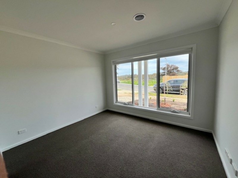 3 Bloodwood St, Broadford VIC 3658