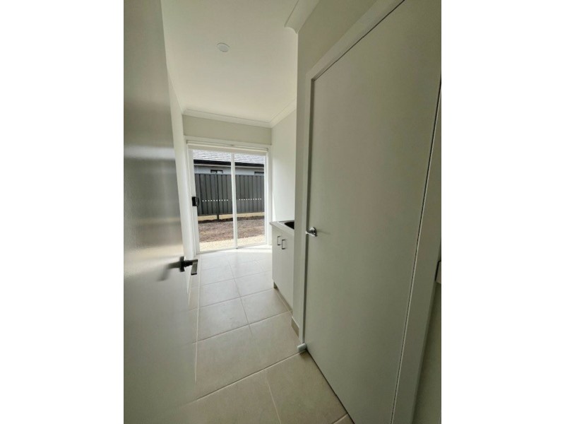 3 Bloodwood St, Broadford VIC 3658