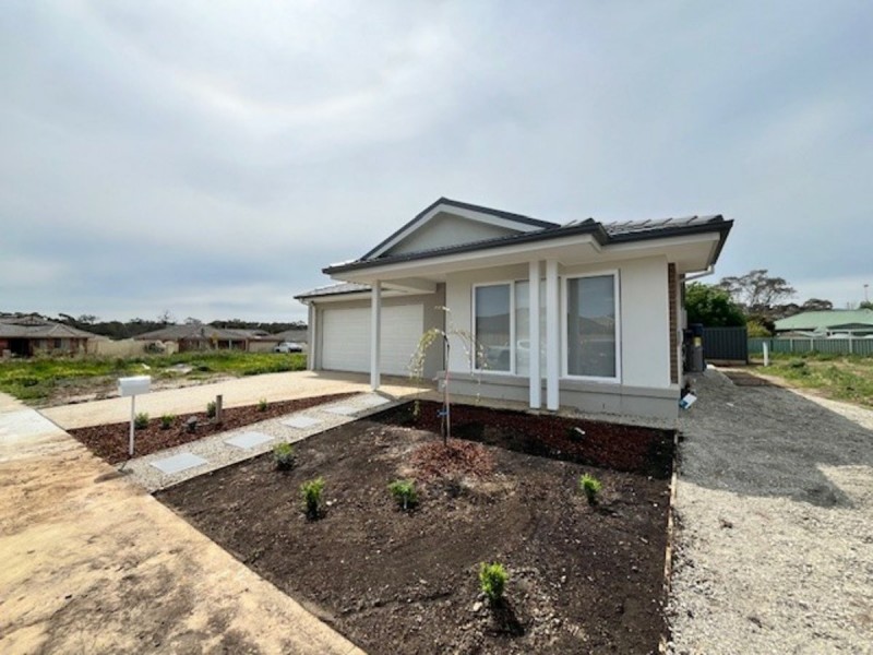 3 Bloodwood St, Broadford VIC 3658