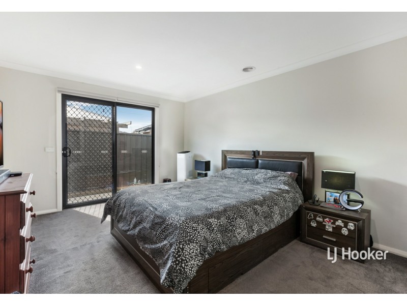 14 Wispering Circuit, Kilmore VIC 3764