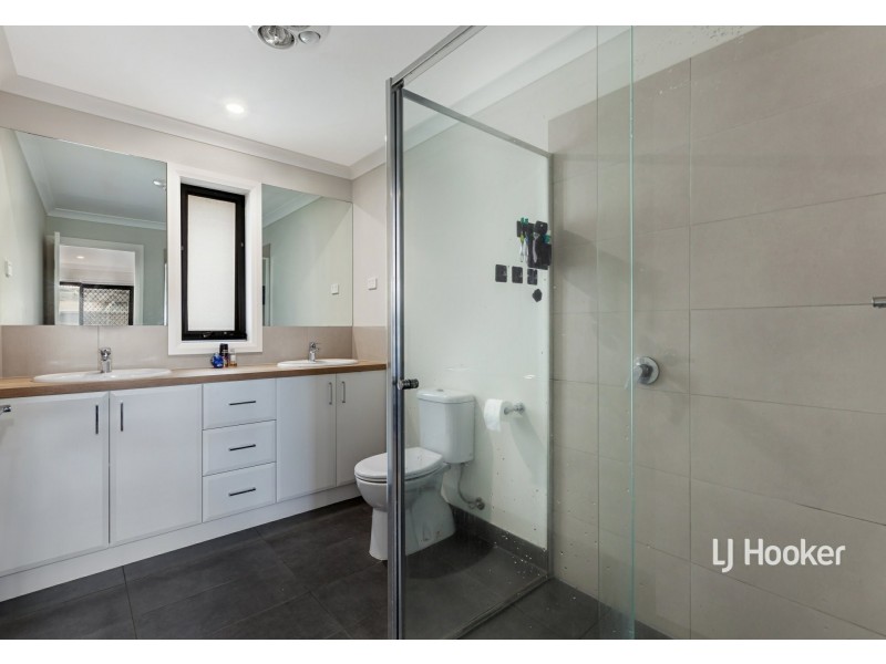 14 Wispering Circuit, Kilmore VIC 3764