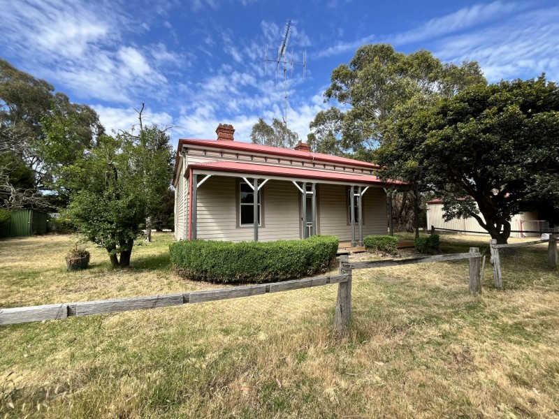 16 Derek Drive, Broadford VIC 3658