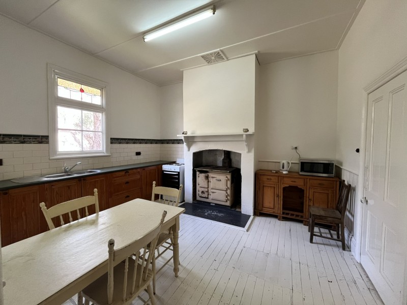 16 Derek Drive, Broadford VIC 3658