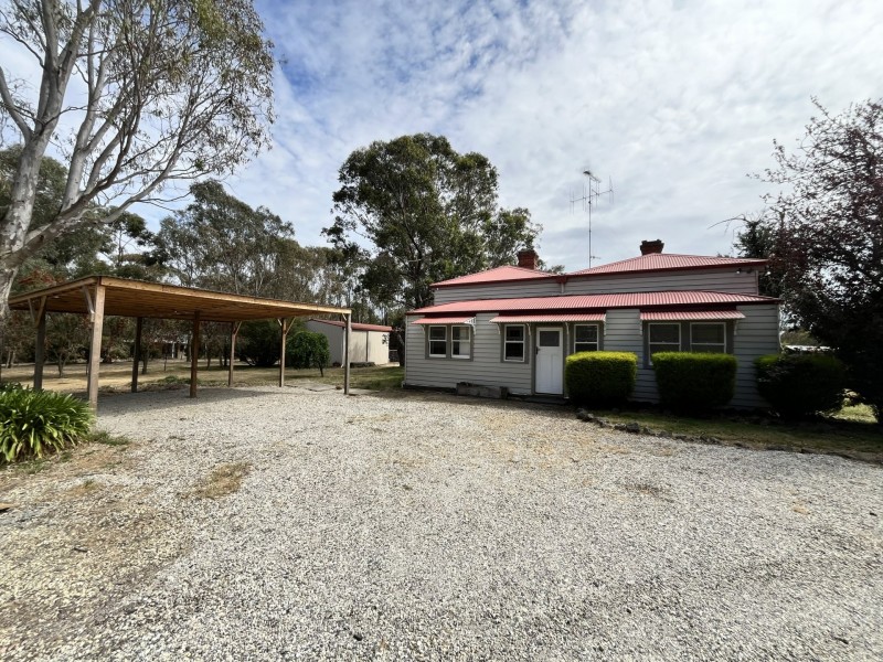 16 Derek Drive, Broadford VIC 3658