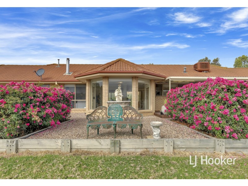 3 Lookout Rise, Hidden Valley VIC 3756