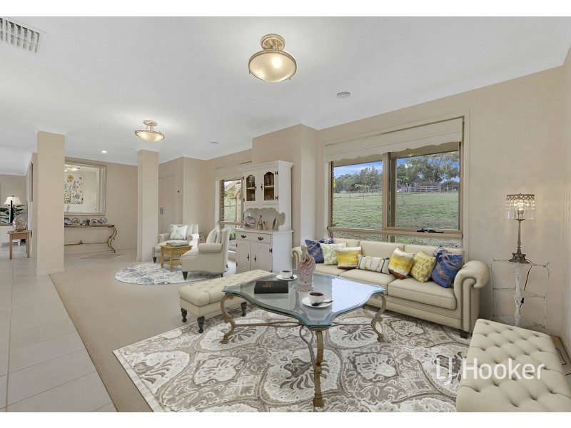 3 Lookout Rise, Hidden Valley VIC 3756