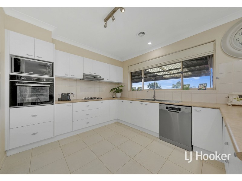 3 Lookout Rise, Hidden Valley VIC 3756