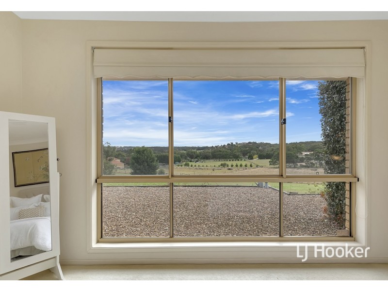 3 Lookout Rise, Hidden Valley VIC 3756