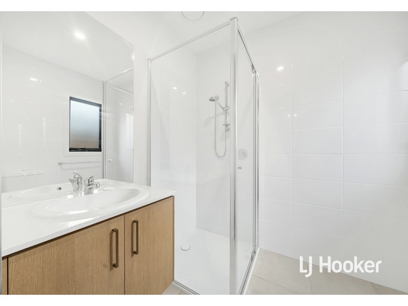 112 Newbridge Boulevard, Wallan VIC 3756