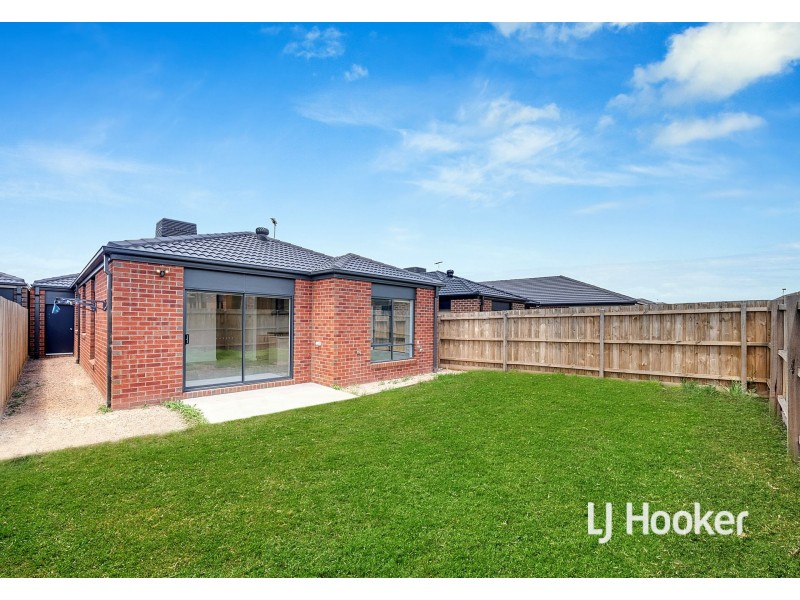 112 Newbridge Boulevard, Wallan VIC 3756