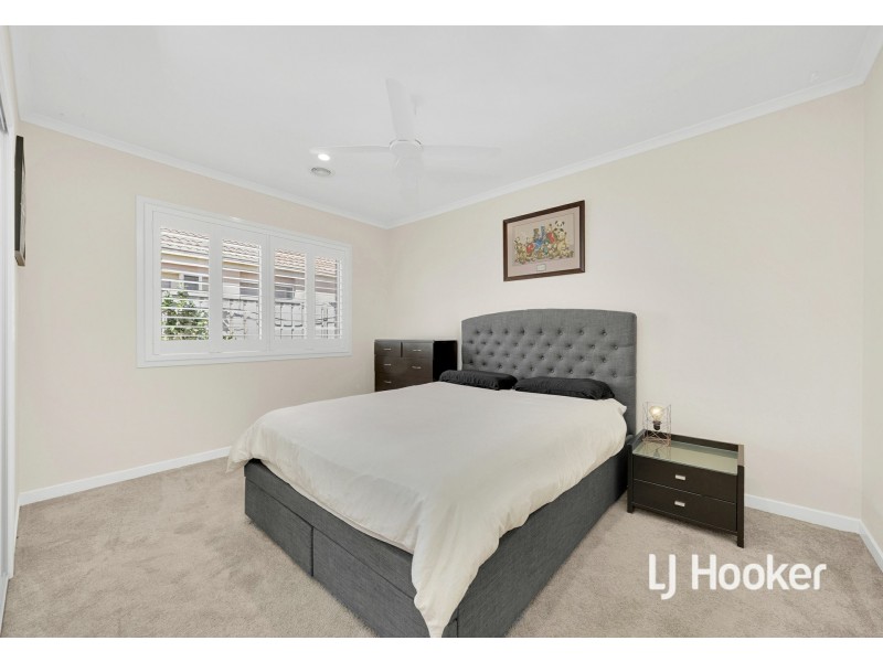 56 St Andrews Close, Hidden Valley VIC 3756