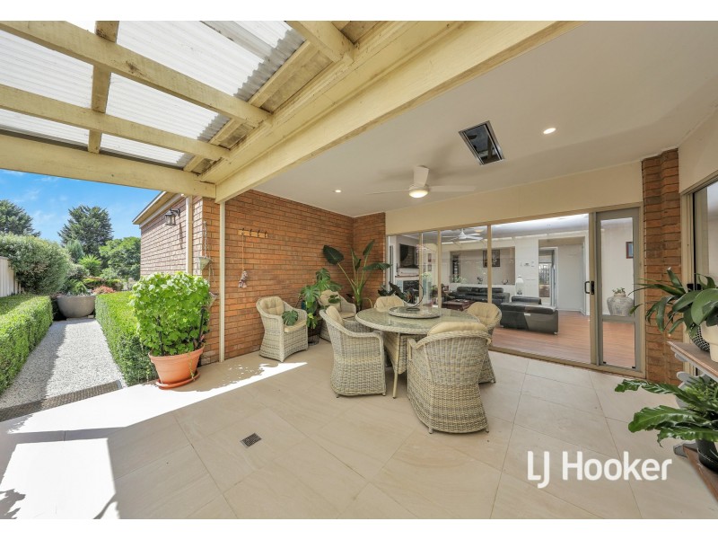 56 St Andrews Close, Hidden Valley VIC 3756