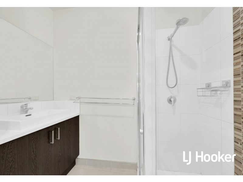 Unit 11/6 Eden Place, Wallan VIC 3756