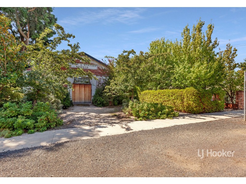 16 Bank Street, Avenel VIC 3664