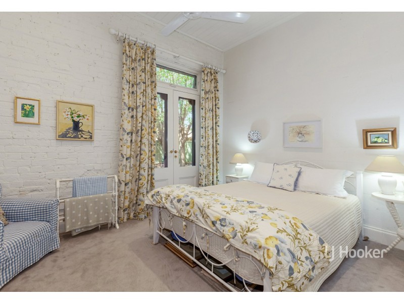 16 Bank Street, Avenel VIC 3664