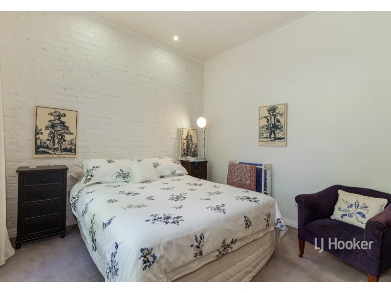 16 Bank Street, Avenel VIC 3664