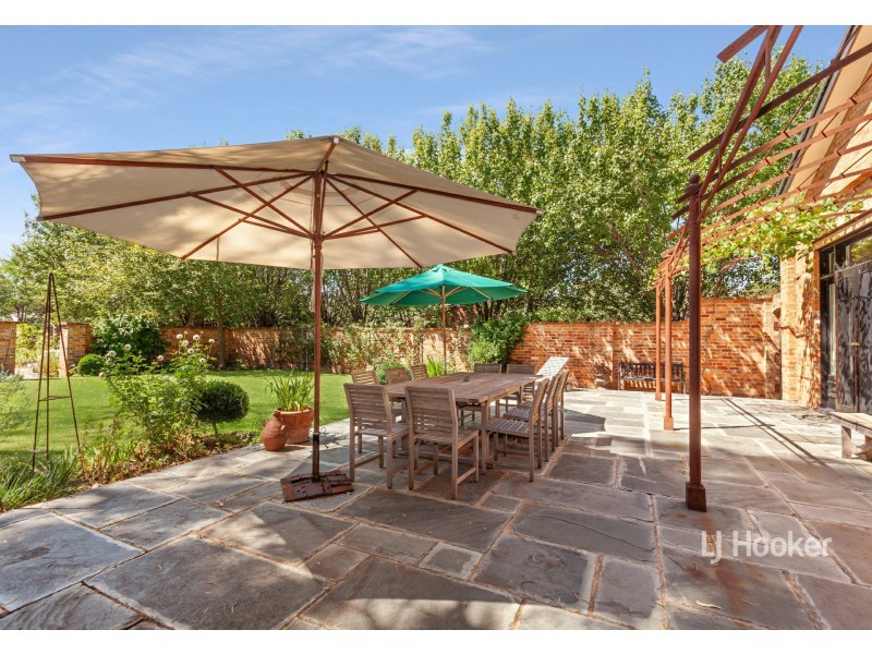 16 Bank Street, Avenel VIC 3664