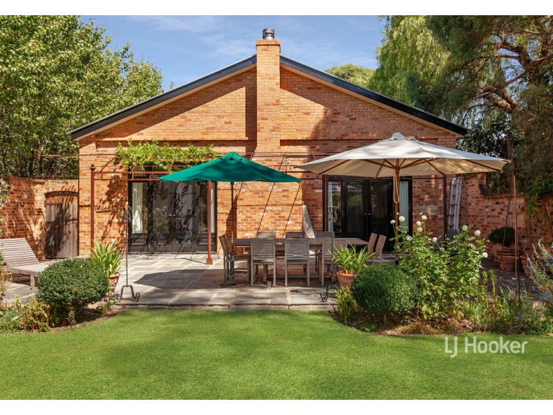 16 Bank Street, Avenel VIC 3664