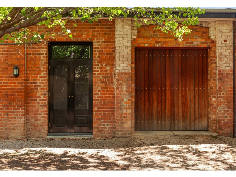 16 Bank Street, Avenel VIC 3664