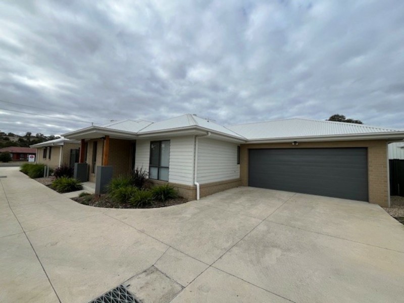 2/40 McKenzie Street, Broadford VIC 3658