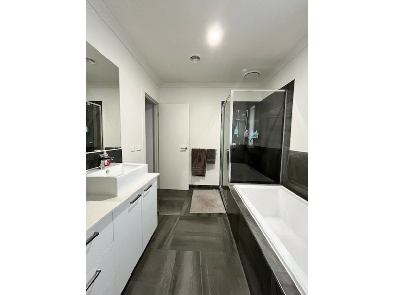 2/40 McKenzie Street, Broadford VIC 3658