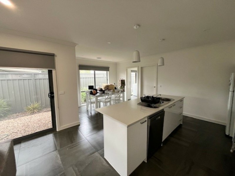 2/40 McKenzie Street, Broadford VIC 3658