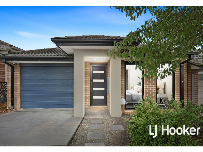 8 Pavonia Avenue, Wallan VIC 3756
