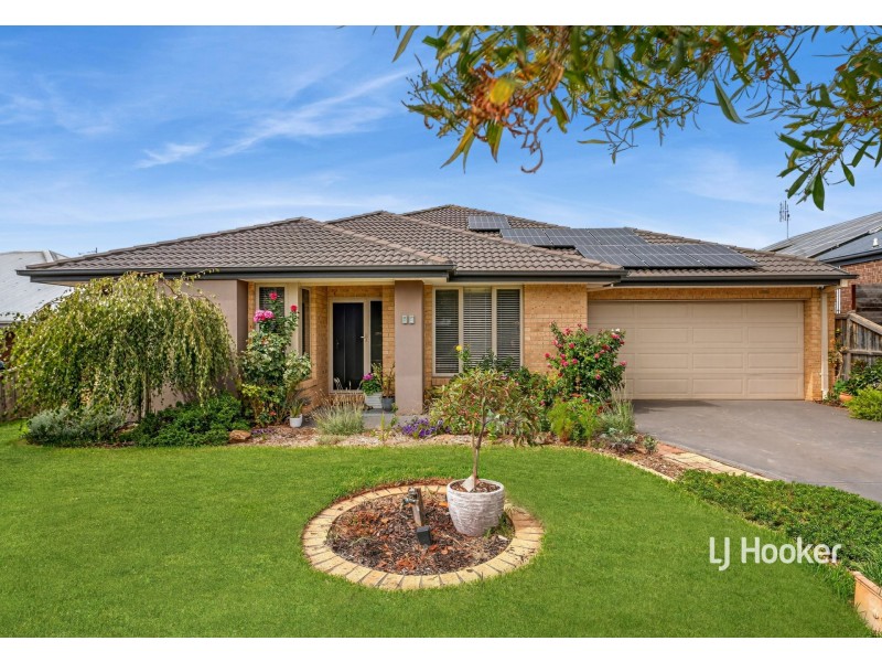 12 Grange Drive, Broadford VIC 3658