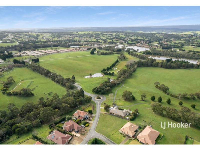 1 Carmelo Court, Hidden Valley VIC 3756