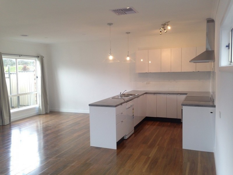 2/212B High Street, Broadford VIC 3658