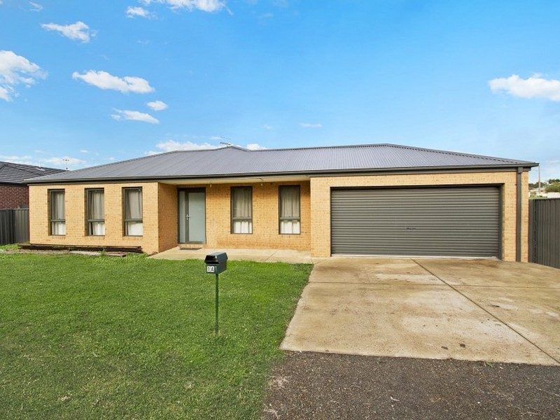24 The Parade, Broadford VIC 3658