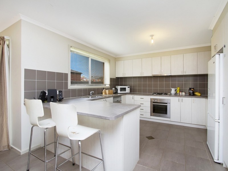 24 The Parade, Broadford VIC 3658
